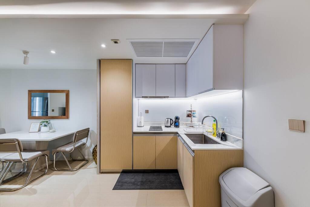 Iconic Skyline, Big Apartment, Great Location Apartment *
