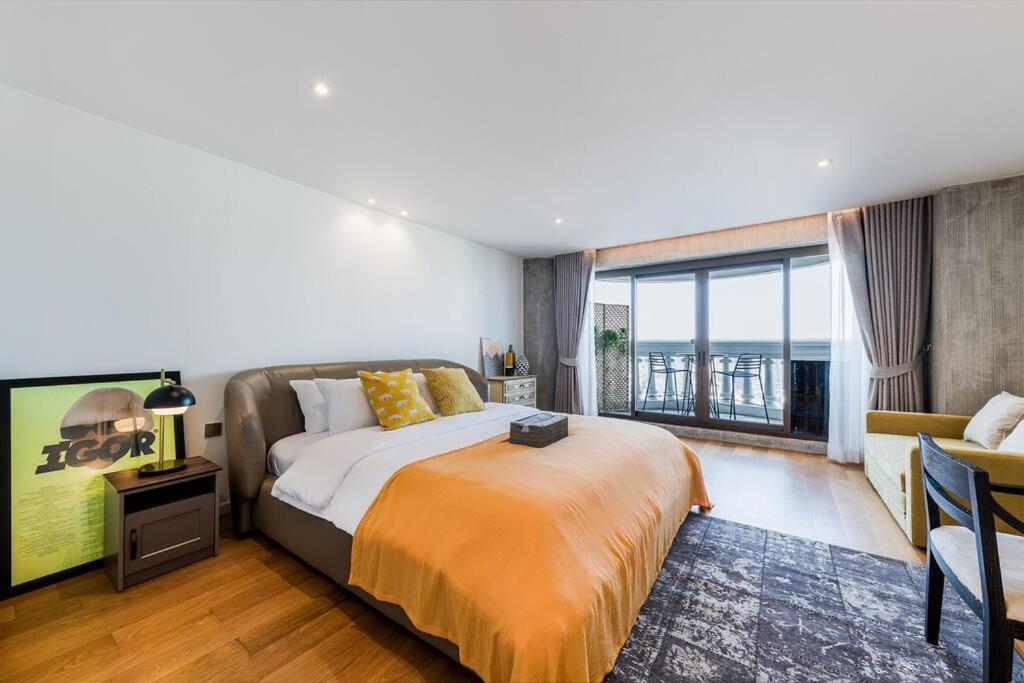 Apartment Iconic Skyline, Big Apartment, Great Location *